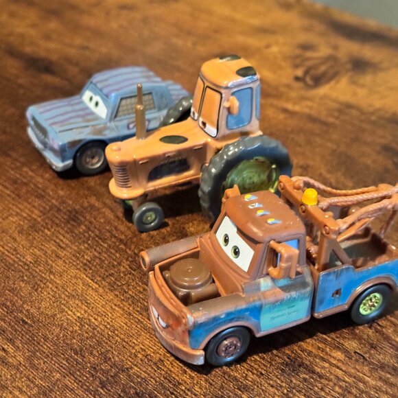 DISNEY PIXAR CARS SET BUFORD, MATER, TRACTOR - Picture 2 of 2